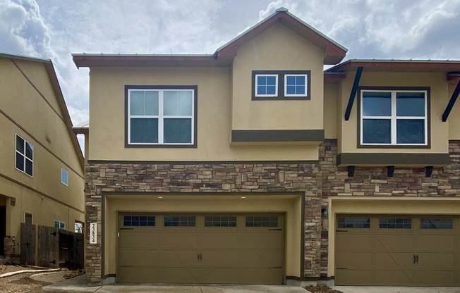 23834 STATELY OAKS