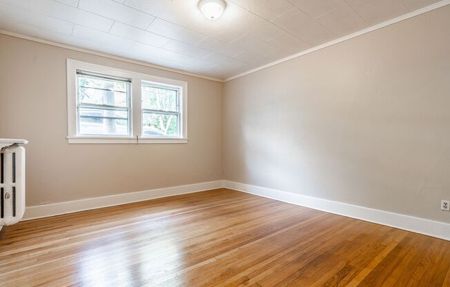 Studio, 1 bath, 400 sqft, $1,345, Unit 005