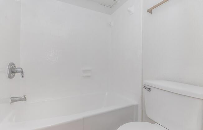 Studio, 1 bath, 450 sqft, $785