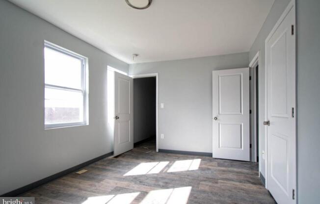 5504 MIDWOOD AVE