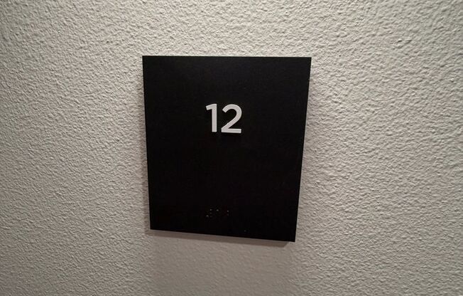 Studio, 1 bath, 363 sqft, $1,394, Unit 12