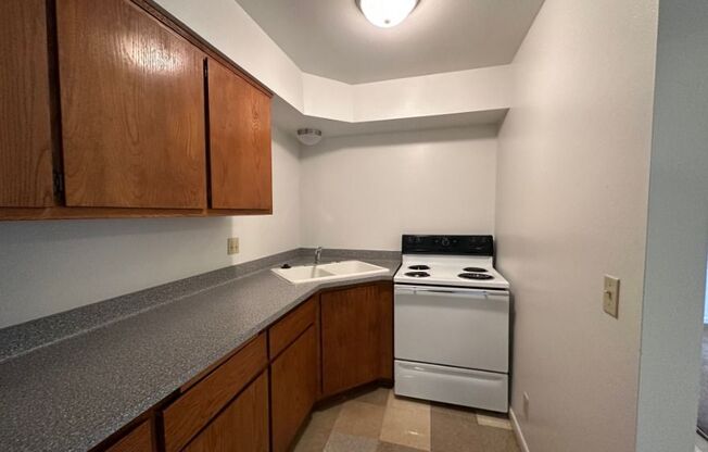 2869 S 6 ST