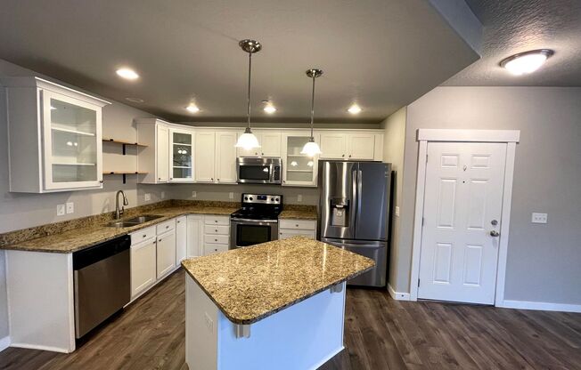 Great 3 bed/2 bath in Centerville, Unit G