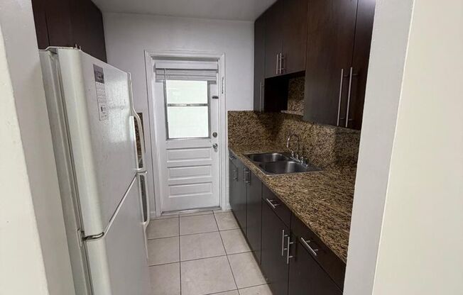 2 beds, 1 bath, 900 sqft, $2,250, Unit 5141-209