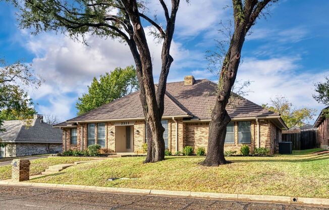 Move-In Ready 3BR/2.5BA in Highly Sought-After Martin School Pyramid