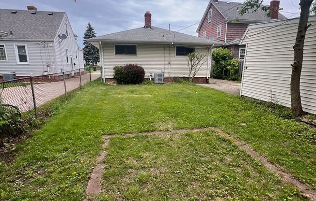 9414 McCracken Blvd, Garfield Heights, OH 44125 Rent: $1,495/month  3 Bedrooms |  1 Bathroom