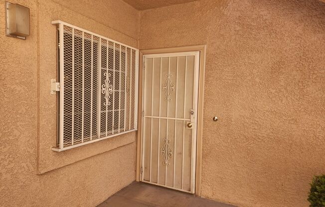 Fabulous First Floor Condo!