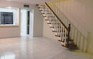 5813 W 18 CT