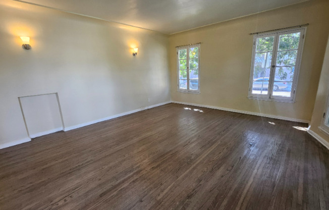 6290 COMMODORE SLOAT DR