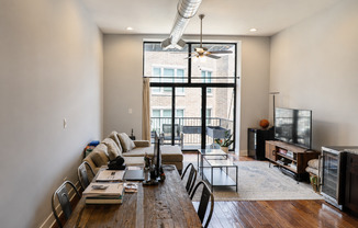 707 N Milwaukee Ave 4R