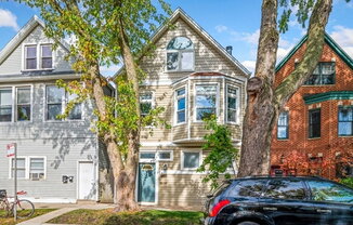 2156 W BELLE PLAINE AVE