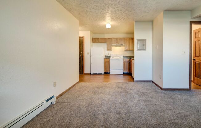 2 beds, 1 bath, 750 sqft, $765, Unit D53