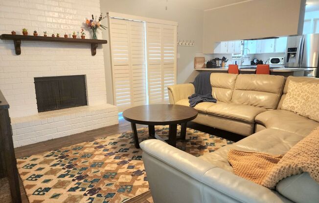 Charming Home with Pool & Prime Location!
