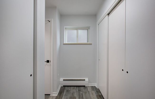 Studio, 1 bath, 380 sqft, $1,125, Unit Unit 5