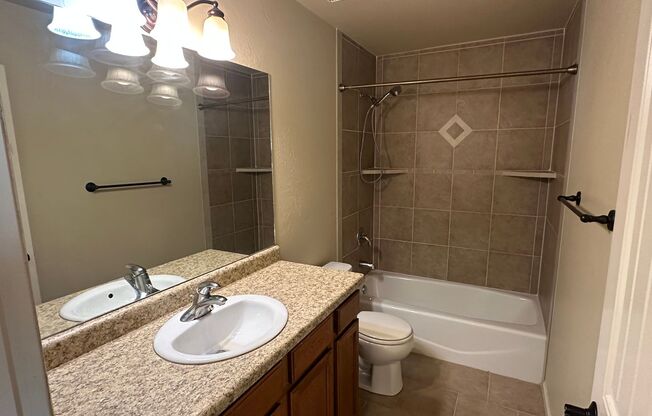 3 bed 2 bath townhome!