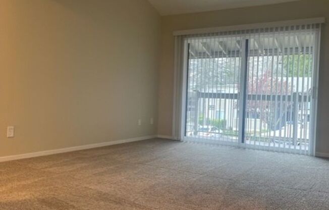 1 bed, 1 bath, 660 sqft, $1,515, Unit 80