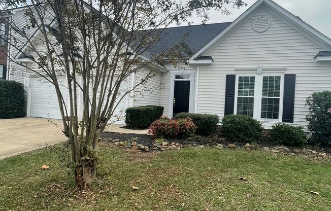 Lovely 2 car garage home in Charlotte