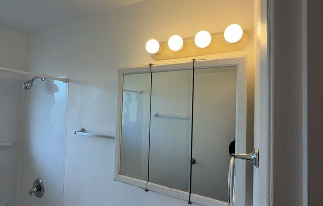 2 beds, 1 bath, 742 sqft, $1,575, Unit 3