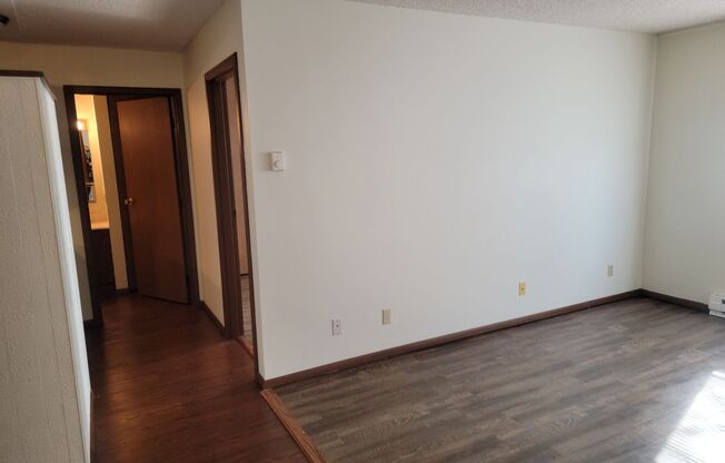 1 bed, 1 bath, $725, Unit 3633 Fairfax Street, 213