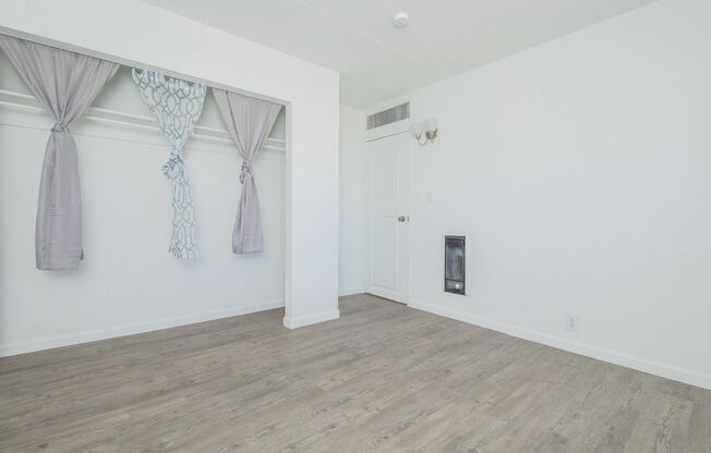 2 beds, 1 bath, 800 sqft, $1,250, Unit 3575-201