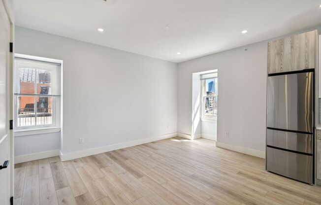 Studio, 1 bath, 400 sqft, $1,700, Unit 21