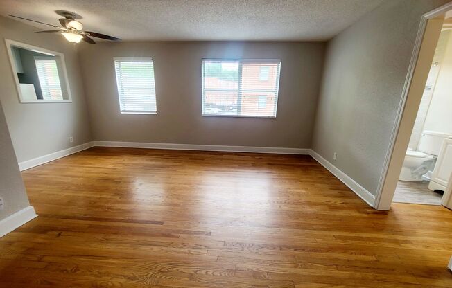 1 bed, 1 bath, 611 sqft, $1,150, Unit 4440-304