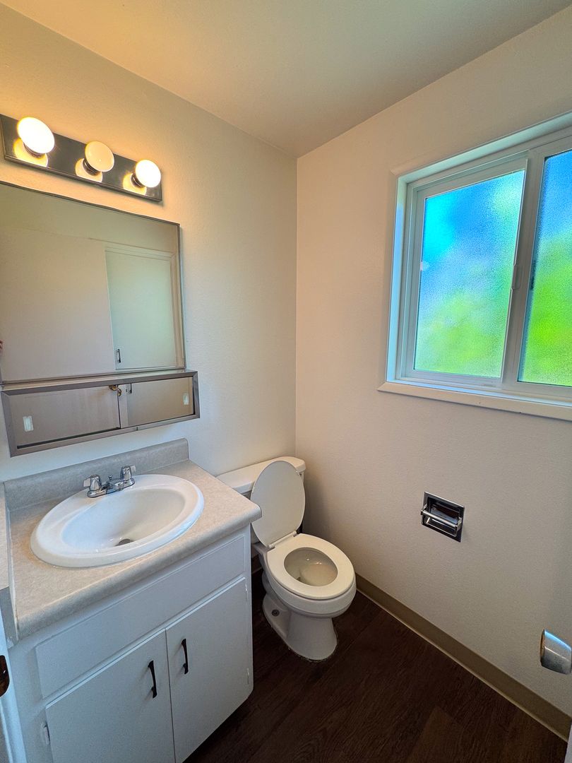 3 Bedroom Duplex off Gilham Rd.