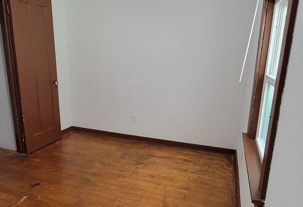 2 beds, 1 bath, $1,500