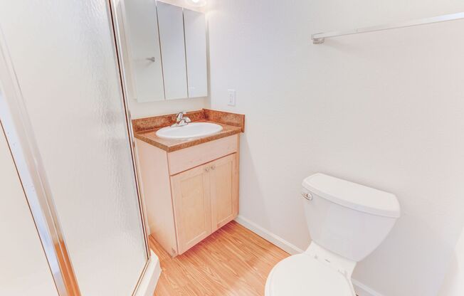 2 beds, 2 baths, 940 sqft, $1,575, Unit 47