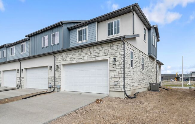 Overland Village - 6659