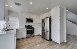 SUMMERLIN BEAUTY WITH TONS OF UPGRADES*3 LARGE BEDROOMS*COMMUNITY POOL*