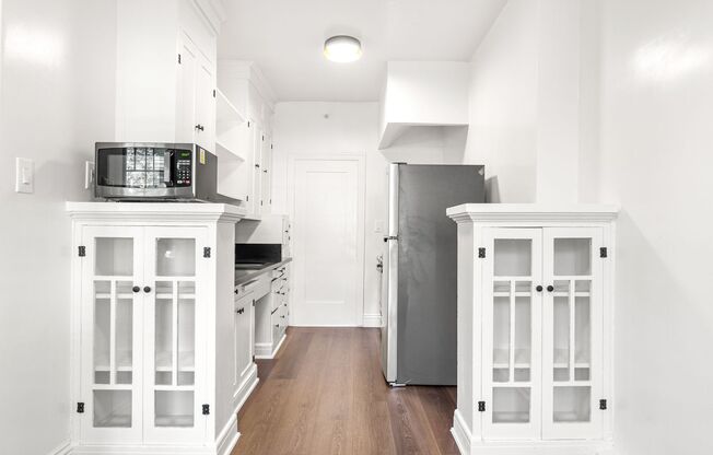 1 bed, 1 bath, 1,065 sqft, $2,300, Unit 305