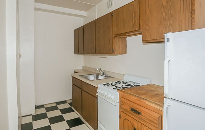 Studio, 1 bath, 423 sqft, $1,635, Unit 540-2C