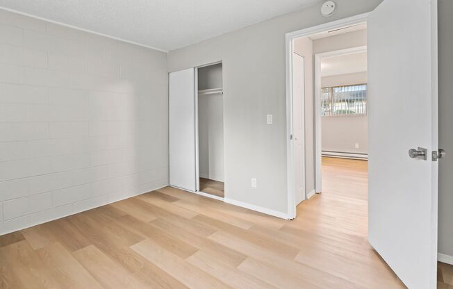 3 beds, 1 bath, 864 sqft, $1,895, Unit 16
