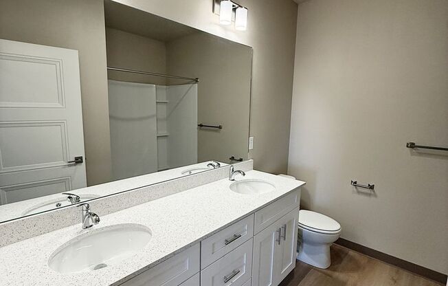 3 beds, 2 baths, 1,478 sqft, $1,935, Unit 216