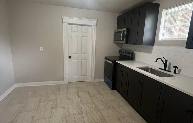 3 beds, 1 bath, $1,300