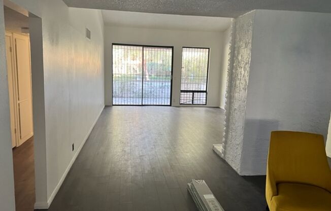 3 bed, 2 bath Available