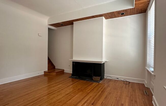 Stunning Bi-Level One Bedroom Apartment in Rittenhouse!