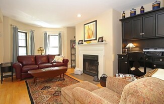 211 W NEWTON ST