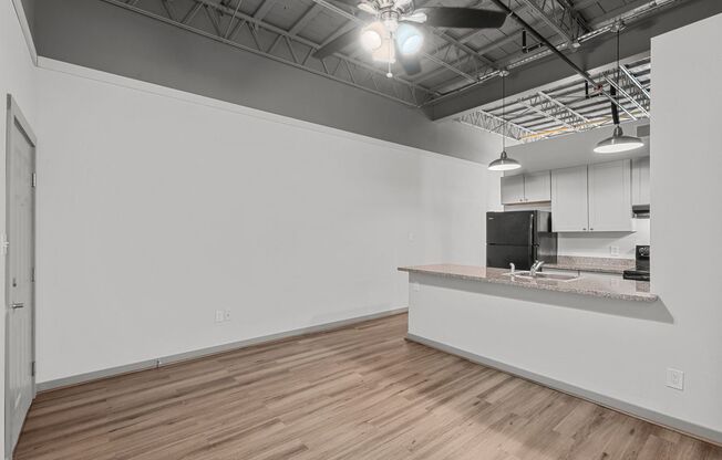 1 bed, 1 bath, 515 sqft, $975, Unit 205