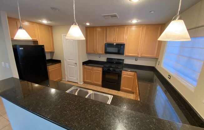 Beautiful 3 bed/2.5 bath home located in Henderson.