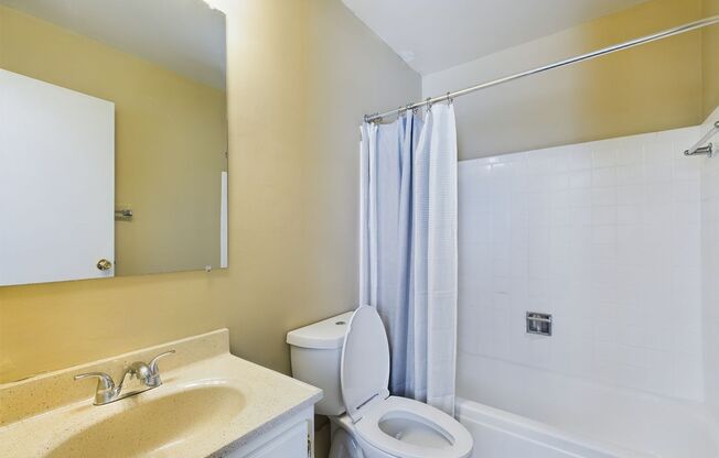 2 beds, 2 baths, 1,016 sqft, $1,735, Unit 13-201