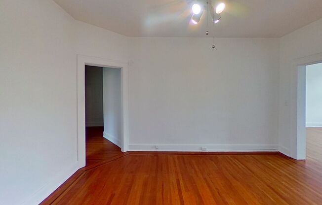 2 beds, 1 bath, 1,000 sqft, $1,860, Unit 3031 N. Calvert St. D6