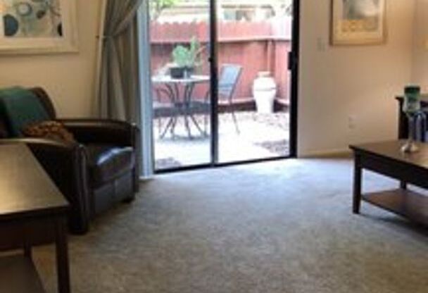 2 beds, 1 bath, 900 sqft, $1,570, Unit 1804-201