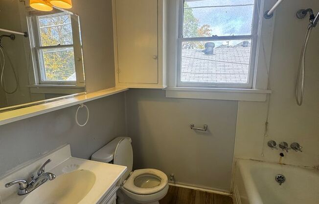 2 beds, 1 bath, $600