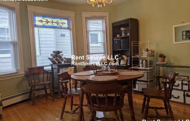 138 W ADAMS ST
