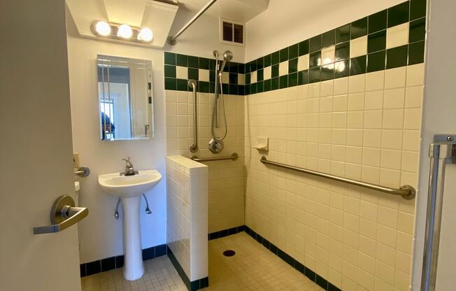 Studio, 1 bath, 527 sqft, $1,350, Unit 0416