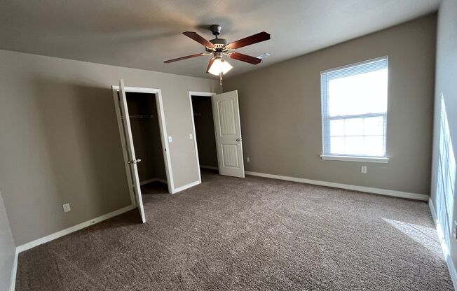 2 beds, 2 baths, $1,295, Unit 3175 W Sexton