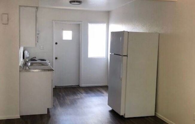 **FIRST MONTH'S RENT FREE** Please contact Anastasia Sisneros 480-261-9549 to schedule a tour!