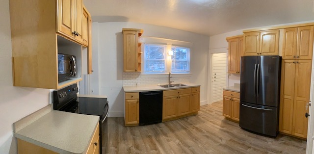 215 14 ST SE